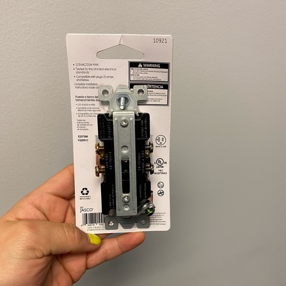 Outlet plug in - Picture 2 of 2